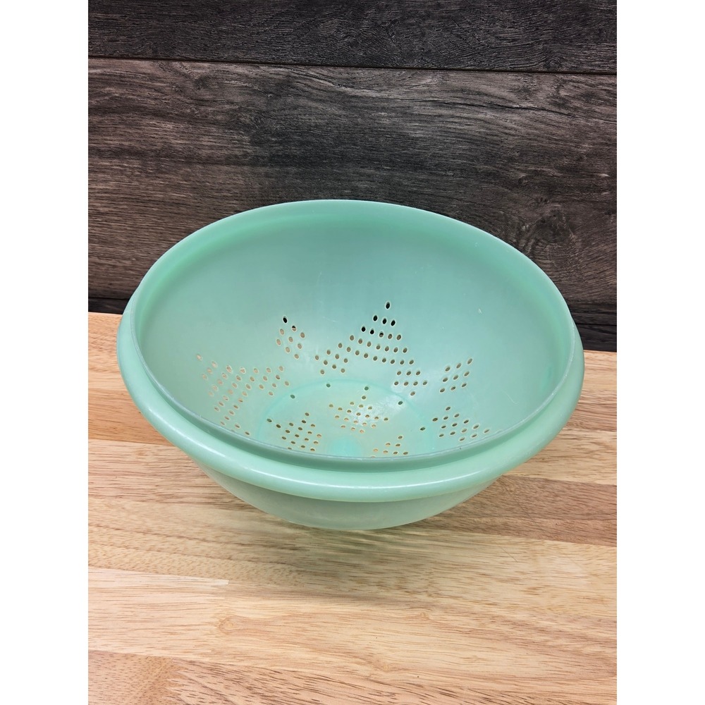 Vintage Tupperware Jadeite Green Colander Strainer 339-2 Made in USA Retro